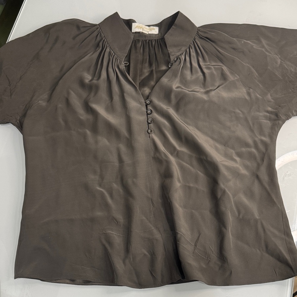 SILKY Short-Sleeve Button-Front Blouse in Black
